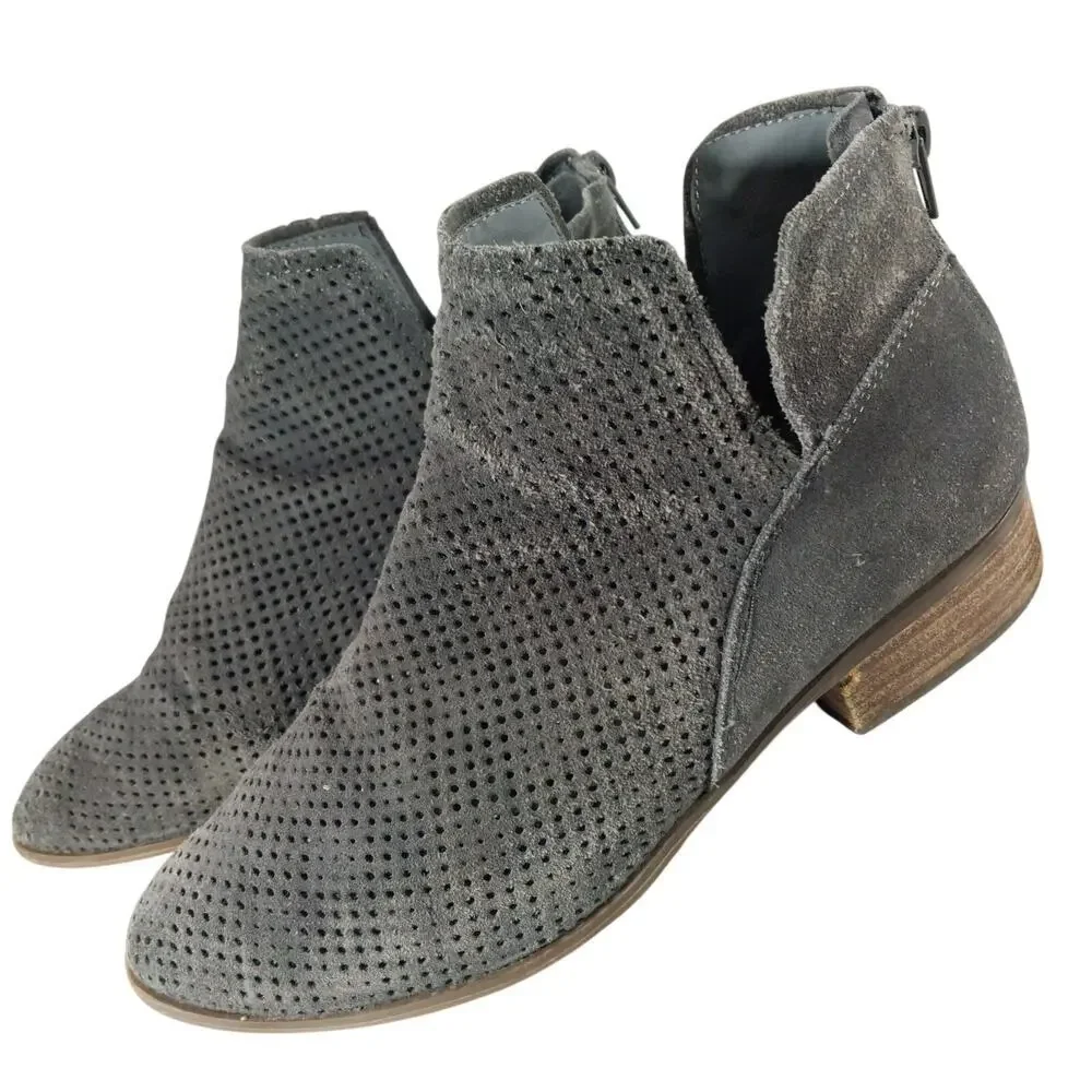 CROWN VINTAGE! DOVE GRAY GENUINE LEATHER PERFORATED DETAIL ANKLE BOOTS! SZ 10M
